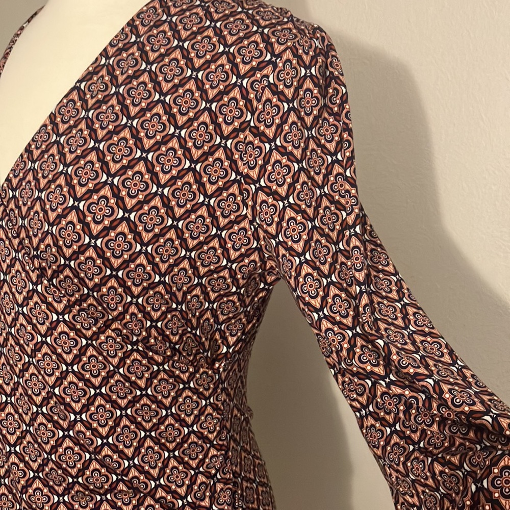 Boden V Neck Top Geometric Floral Red Blue Long Sleeves Ruched Shirred Sides